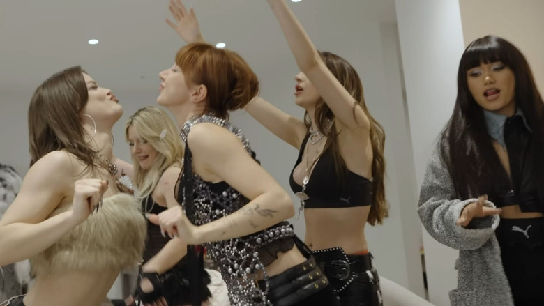 M6NIFESTGIRLS still 5