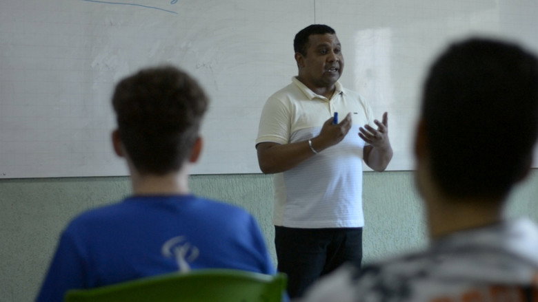 Globalização e Tecnologia: Impactos no Cotidiano still 1