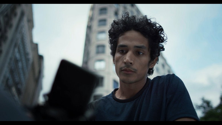 O Que Fica de Quem Vai still 1