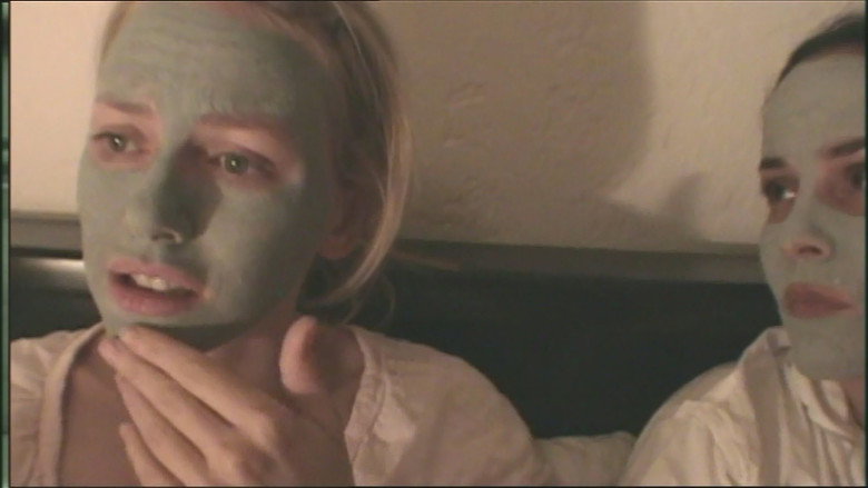 Ellie Parker still 5