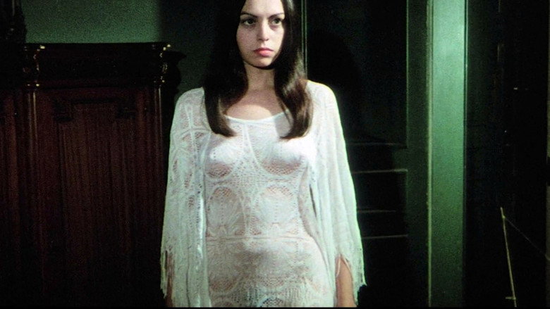 Female Vampire still 3