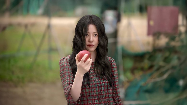 Queen Mantis still 4