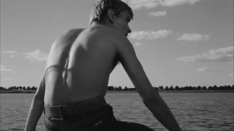 Knife in the Water still 5