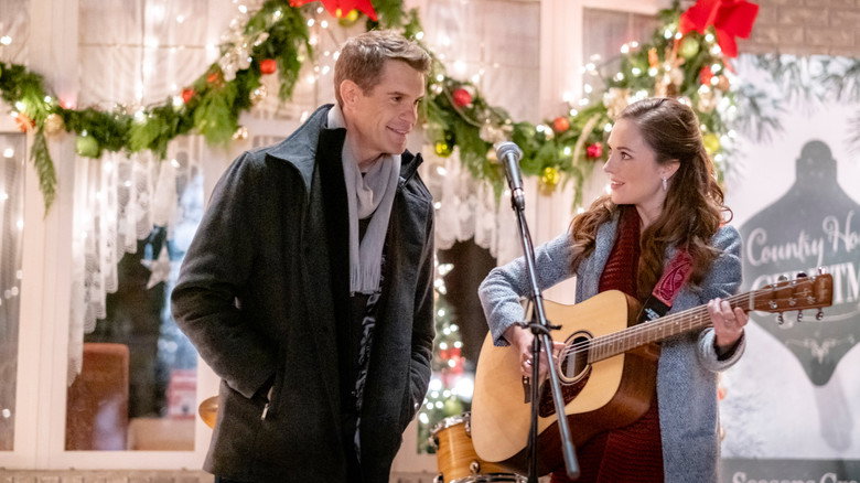 A Homecoming for the Holidays still 2
