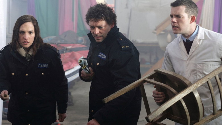 Grabbers still 8