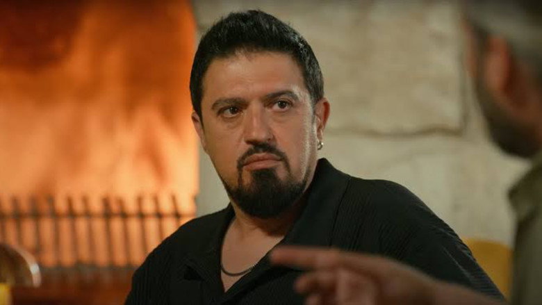 Mexican Standoff still 4