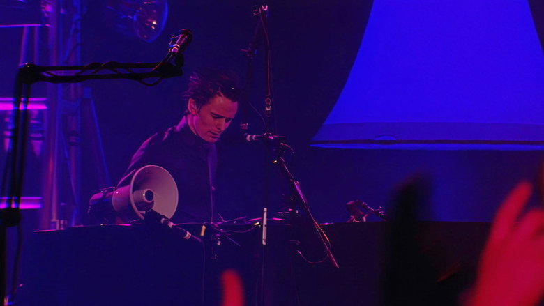 Muse: Hullabaloo - Live At Le Zenith - Paris still 4
