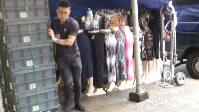 Street Commerce still 1