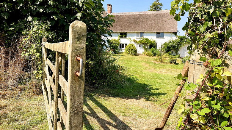 Escape to the Country still 2